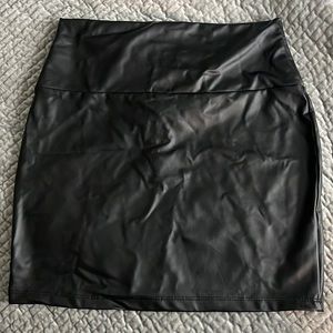 Windsor black skirt